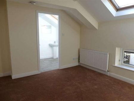 Wells Road, Guiseley, LS20 - Photo 2
