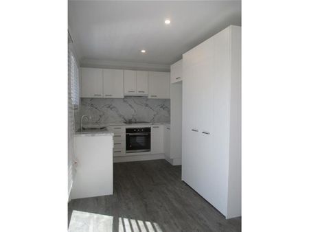 Unique Design - 2 Bedroom Home - Photo 5