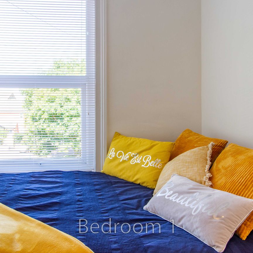 Room 1 - Photo 1