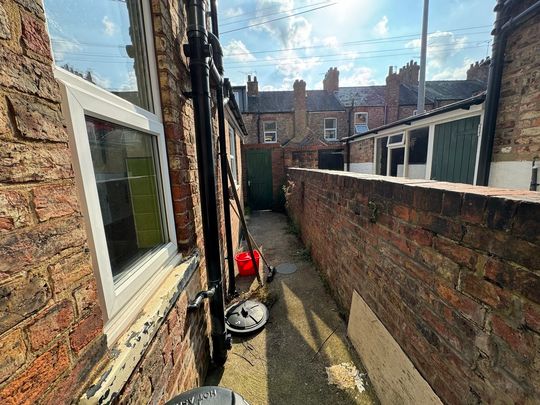 Siward Street, Hull Road - P1876 - Photo 1