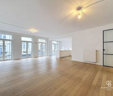Appartement te huur in Elsene voor € 2.350 met 2 slaapkamers - Photo 1