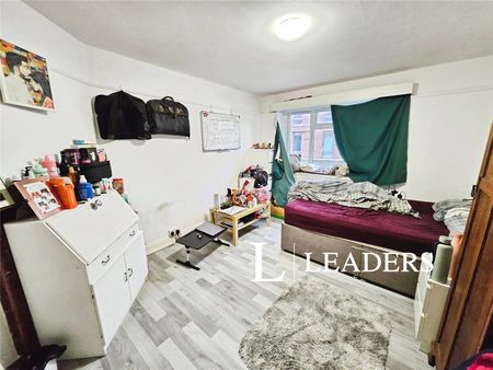 3 bedroom apartment to rent Cheapside, BN1 - Photo 2