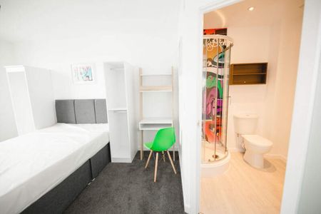 Large Ensuite Room – Unit 3 - Photo 4