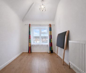 Spearing Road, High Wycombe, Buckinghamshire, HP12 3JR - Photo 2