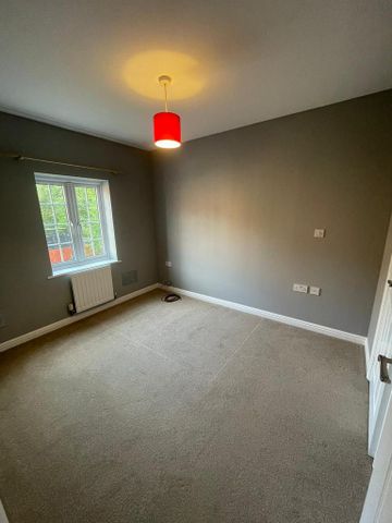 3 bedroom end of terrace house to rent - Photo 2