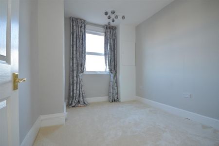 2 Bed Flat, Tff, BS4 - Photo 3