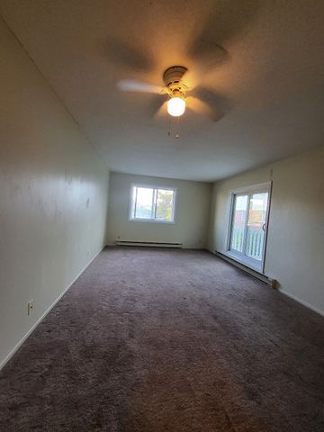 270 Lorry Greenberg Dr, Greenboro East, Ottawa, ON - Photo 3