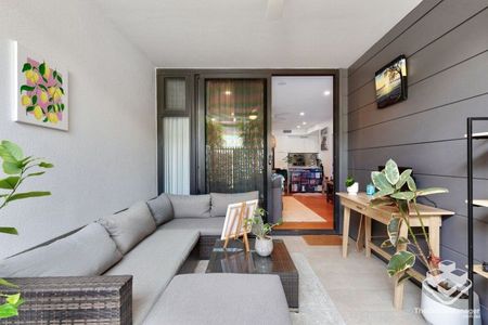 Elegant One-Bedroom Haven in the Heart of Bulimba - Photo 5