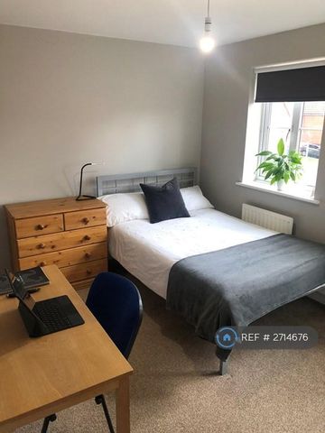 5 bedroom semi-detached house to rent - Photo 4