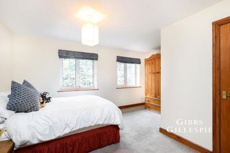 5 bedroom detached house to rent - Photo 2
