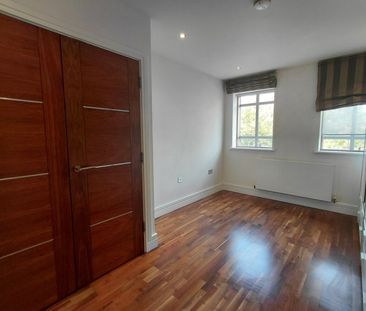 Sapphire Court, Enfield Chase, London - Photo 3