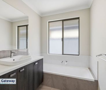 28 Dickerson Loop, HAMMOND PARK WA 6164 - Photo 6