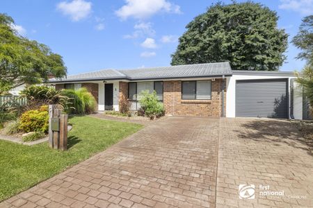 BEAUTIFULLY RENOVATED FAMILY HOME IN ALEXANDRA HILLS - Photo 4
