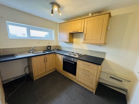 2 bedroom flat to rent - Photo 4