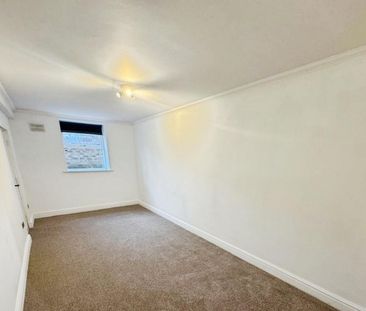 2 bedroom Flat To Let - Photo 4