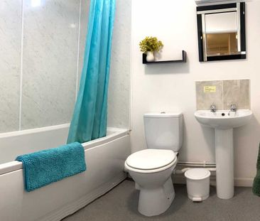 Room 5 - Photo 3