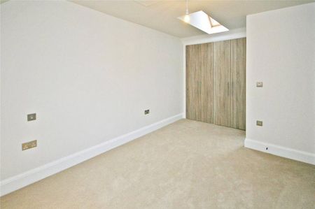 2 bedroom semi-detached house to rent - Photo 3