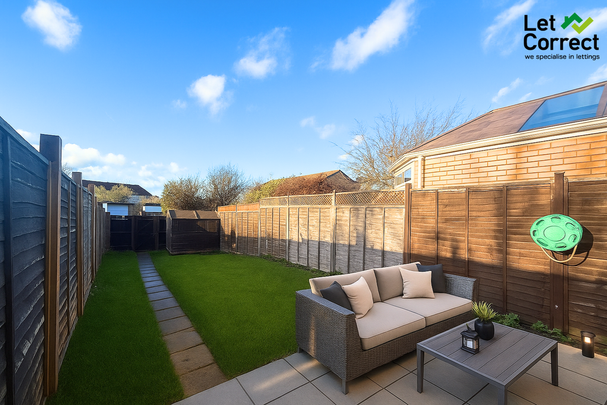 3 bedroom terraced house to rent - Photo 1