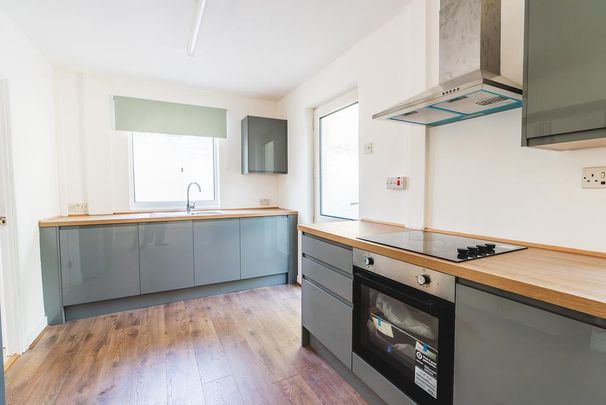 3 bedroom semi-detached house to rent - Photo 1