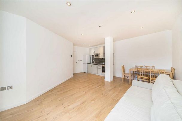 2 bedroom flat to rent - Photo 1