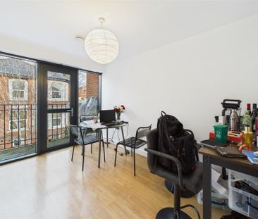 2 bedroom Apartment to rent - Photo 2