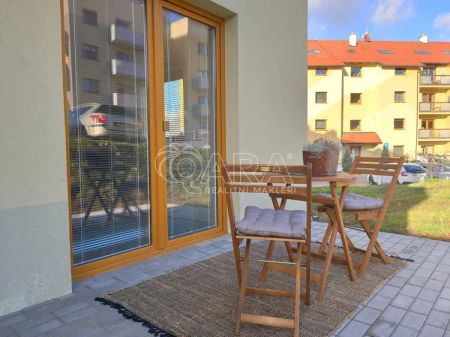 Dlouhodobý pronájem bytu 2+kk s terasou, ul. U Školky Hořovice - Photo 4