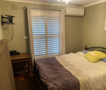 Cranbourne - Photo 4