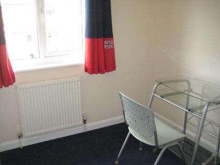 3 bedroom terraced house to rent - Photo 5