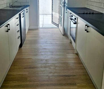 Beautiful coastal gem! - Photo 6