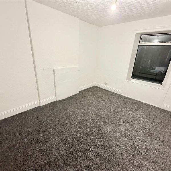 3 bedroom end of terrace house to rent - Photo 1