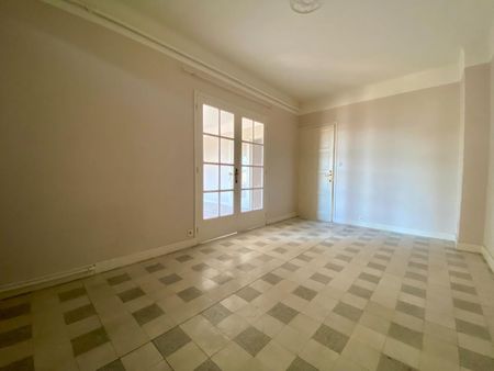 Location Appartement 3 pièces 84m² AVIGNON 84000 - Photo 2