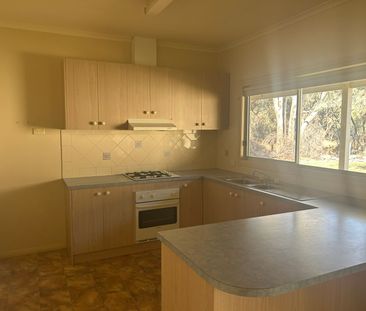 Four Bedroom House - Photo 4