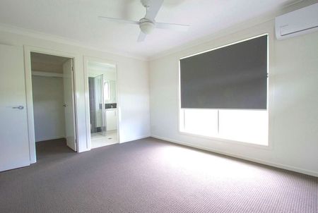 Great Layout, Comfortable Family Home - Photo 4