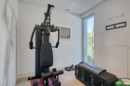 Contemporary five-bedroom villa in Estoril, Cascais. - Photo 4