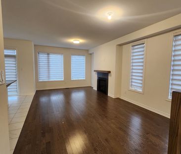 For Lease - 270 Turnbuckle Crescent, Barrhaven, Ontario - Photo 2