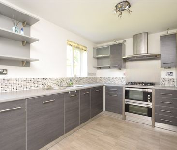 30, Castle Lodge Gardens, Rothwell, Leeds, West Yorkshire, LS26 0ZL - Photo 2