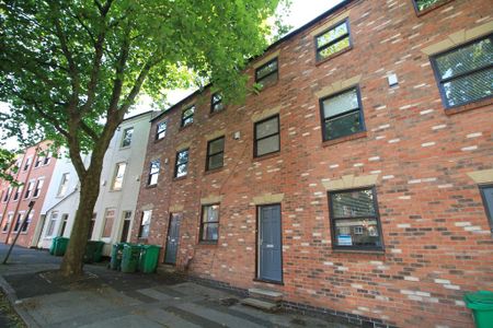 1 bedroom terraced house to rent - Photo 2