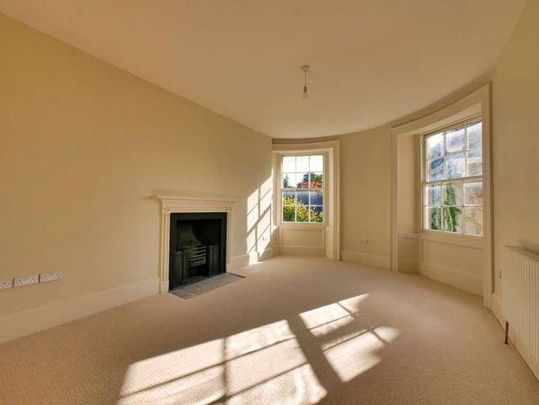 St Johns Street, Lechlade, GL7 - Photo 1