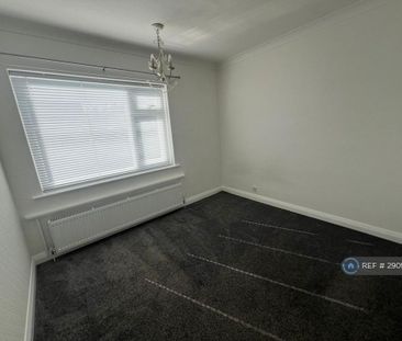 2 bedroom semi-detached house to rent - Photo 5