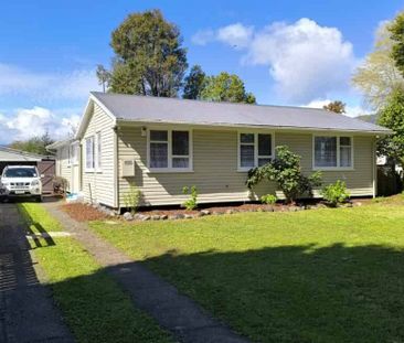 Family Home Available For Christmas! - Photo 5