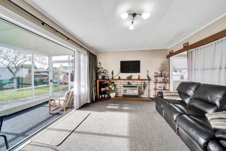 A / 52 Dixon Avenue, Hawera, South Taranaki, Taranaki 4610 - Photo 3