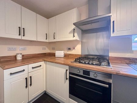 2 bedroom coach house to rent - Photo 5