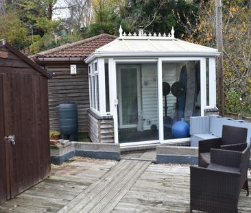 2 bedroom detached bungalow to rent - Photo 2