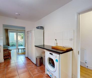 6 bedroom semi-detached house to rent - Photo 1