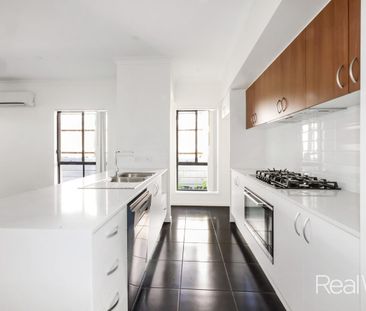 Discover Your Dream Home in Spring Mountain! With RealWay Edge - Photo 6