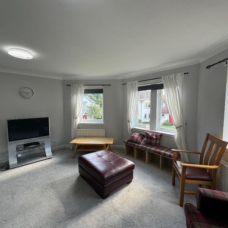 3 bedroom flat to rent - Photo 1