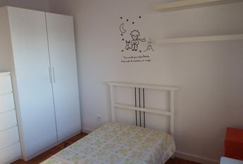 Quarto para estudante alegre e calmo em Lisboa Alvalade