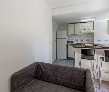 Lovely single room in Plaza Ávila Street - Photo 1