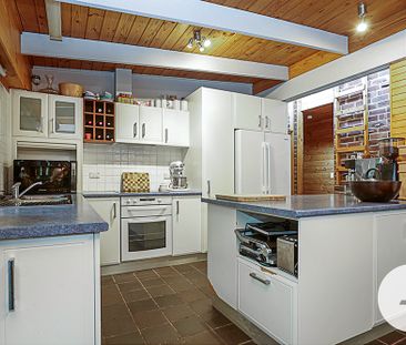 76 Crozier Circuit, Kambah ACT 2902 - House For Rent | Domain - Photo 5