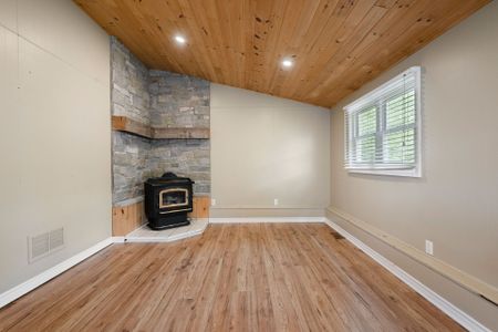 For Lease - 229 Morton Street, Thorold, Ontario - Photo 2